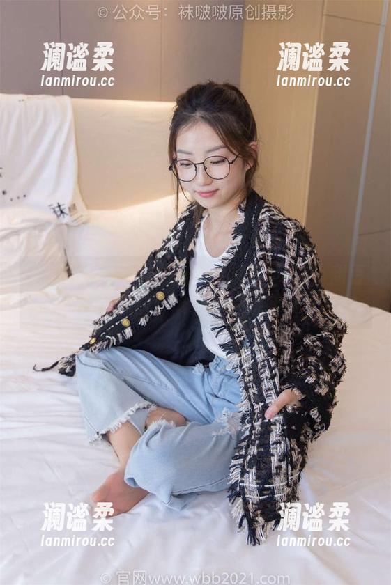 BoBoSocks袜啵啵 - 翩翩起舞的小甜豆JK制服套图：谁还记得那年冬天？