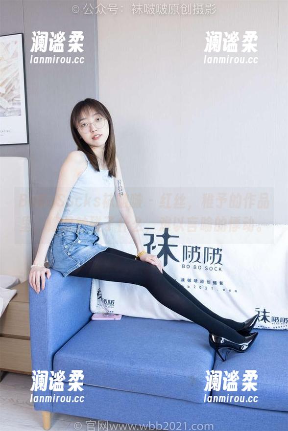 BoBoSocks袜啵啵 - 红丝，稚予的作品里，像是触碰了什么，难以言喻的悸动。