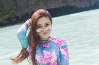 IMiss爱蜜社 – 不得不说，SOLO-尹菲的丝袜写真更新真是一种折磨啊