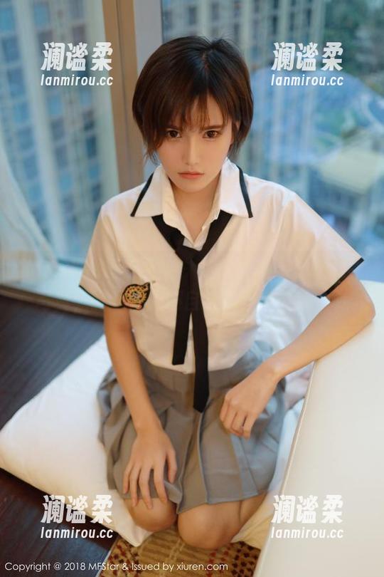 MFStar模范学院 - 柒喜小baby妹妹的写真，暗示让人不自觉地停留在某一处