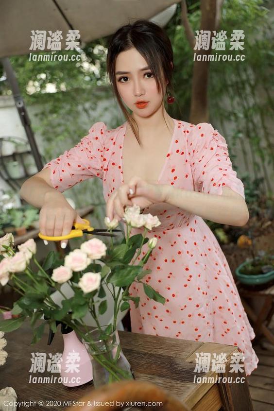 MFStar模范学院 - 蓝夏Akasha私拍：高跟鞋虽好，可为何跨进去总是被绊倒？