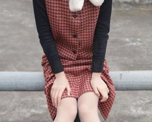 MSLASS梦丝女神 – 最新喜儿的美腿套图，带着点小暧昧呢。