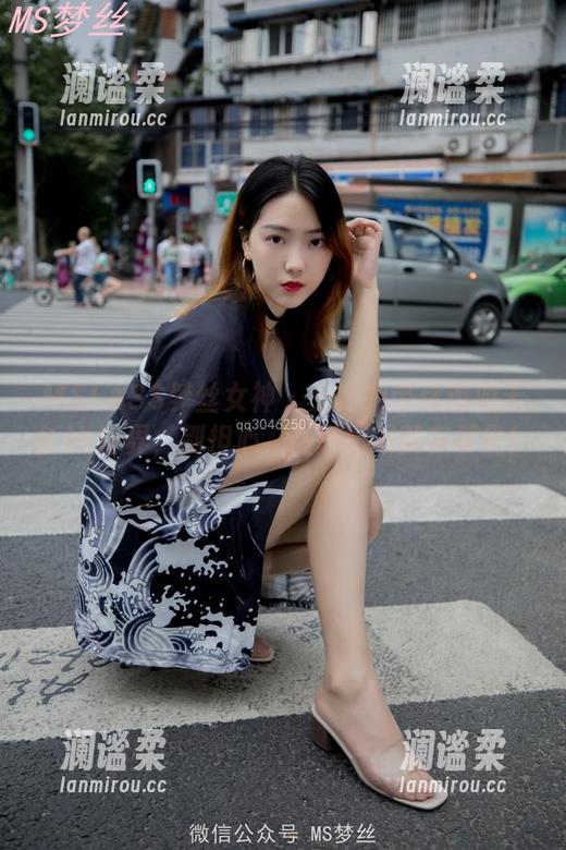 MSLASS梦丝女神 - 王娇娇带你遨游天台JK世界，别担心，最新图册就在那里！