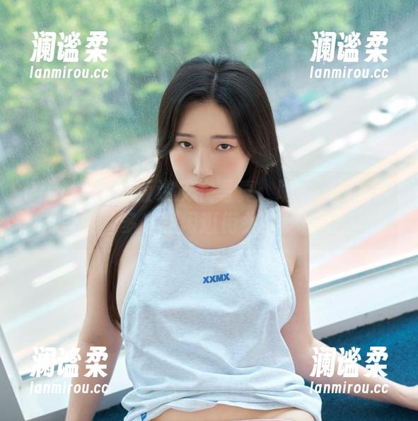 Pia(피아)的叛逆皮衣写真：嗯……这皮衣里藏着多少我闲逛街头的秘密呢？