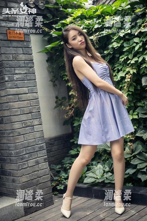 TouTiao头条女神 - 美纳子校服下载：妳的校园梦，来吗？