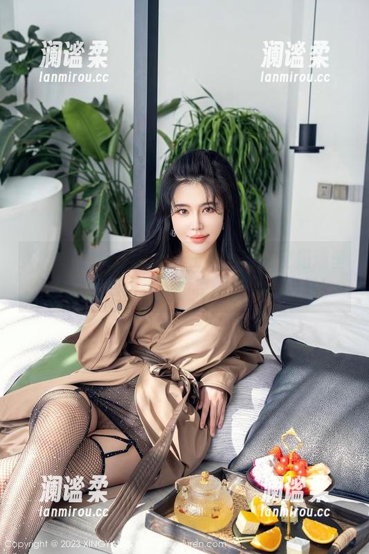 XINGYAN星颜社 - 王俪丁呀的空姐造型：私拍图包，天马行空间的入云之旅！