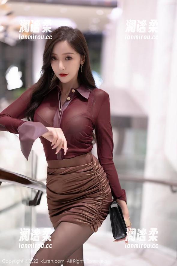 Xiuren秀人网 - 原图又来了，Cherry绯月樱的短裙与我的每日小想法