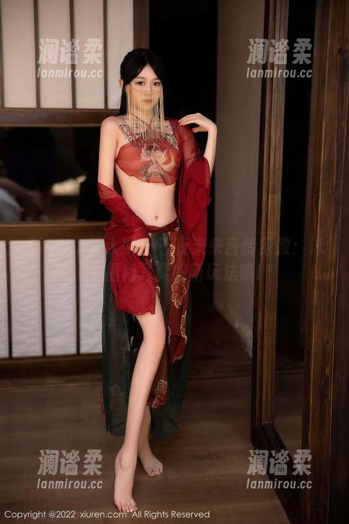 Xiuren秀人网 - 千夜未来言传身教：泳池福利写真的新玩法哦!