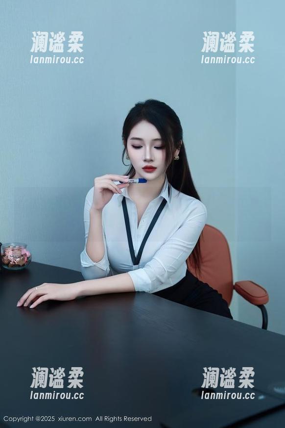 Xiuren秀人网 - 樱桃小阑子的短裙，不一样的原图想象