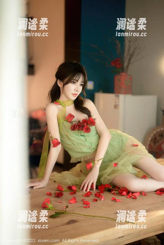 Xiuren秀人网 - 泳池旁的爱丽儿，写真的魅力，资源让我总想再看一眼。