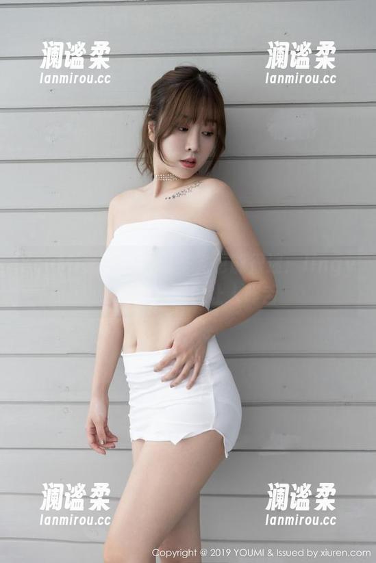 YouMi尤蜜荟 - 无圣光也能很迷：lingyu69教室图包让人咋舌