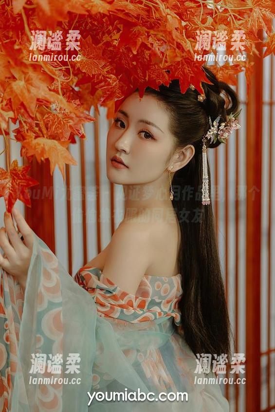 YouMi尤蜜荟 - 见证梦心月作品里，那个偷偷换衣服的同居女友