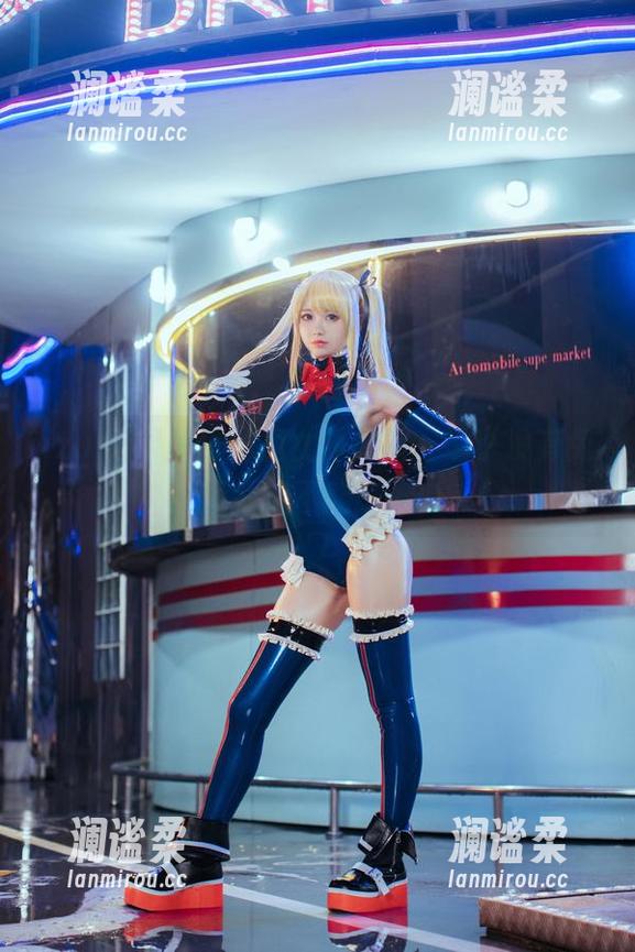 izumi泉桃子的兔女郎套图，谁说没有兔耳朵就不能蹦跶？