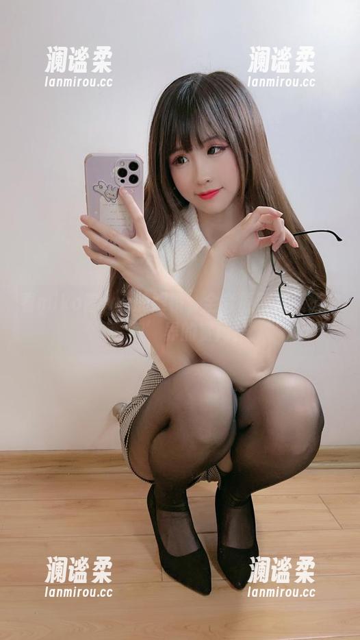 看miko酱ww的眼镜，全套原图直接送你‘视’界的宽阔！