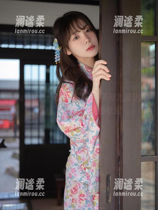 wuyo(우요)的奶牛美图，不知为何让我想起了一杯鲜牛奶的味道