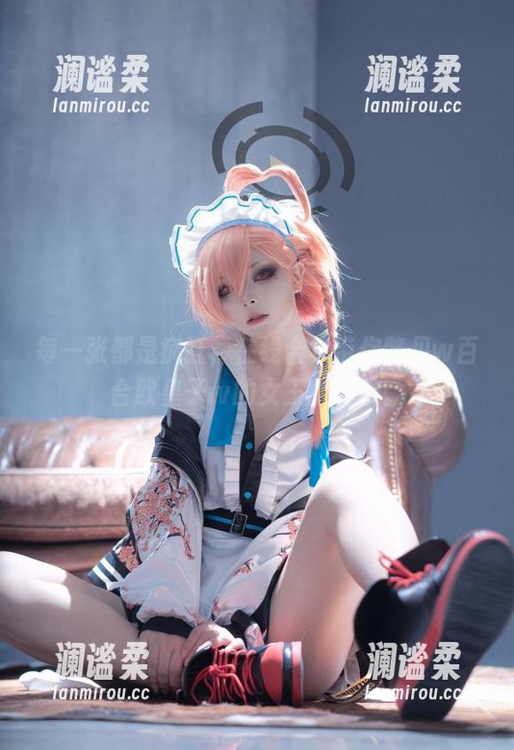 每一张都是疯狂，在线合集带你瞥见w百合欧皇子w的女王版样貌。
