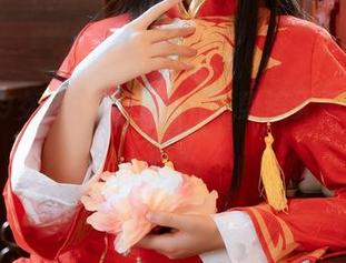 三度69女孩：随便摆个姿势连无圣光都要低头