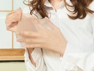 丽柜 – 王炜炜红裙美图，看这色，多吃点颜值吧！