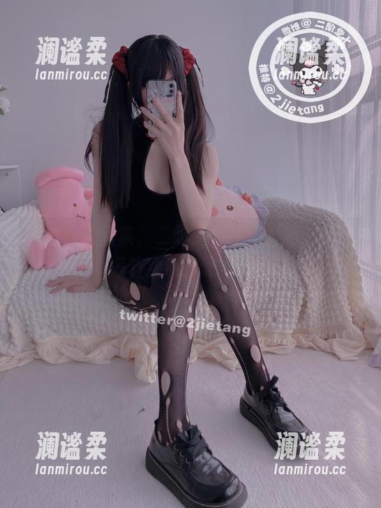 高清双人图集，二阶堂宅绘子真有一手，细节到让我想多了。