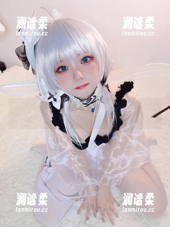 谁说初音酱只能卖萌？伊喵_Master的写真让我想多了