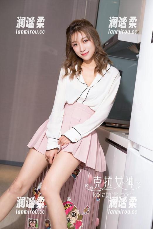 克拉女神 - “来啊，快走”，依娜丝的泳池原图在线上转发率不低啊