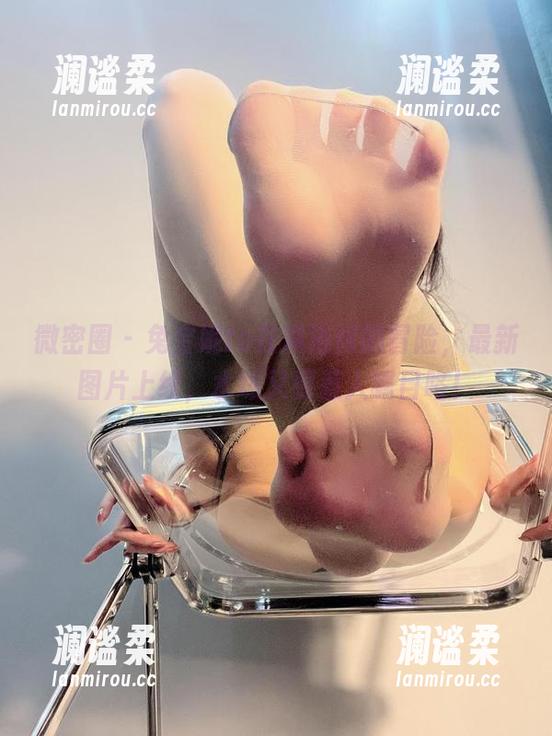 微密圈 - 兔宝妮to在淋浴间的冒险，最新图片上线，水珠又要惹人瞩目咯！