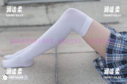 兔玩映画里的南小鸟女警，图集霸气外露，无圣光照样受宠！
