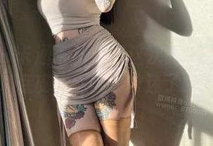 微密圈 – 卡通百科老王这次的圣诞写真有点皮，别被表象迷了眼