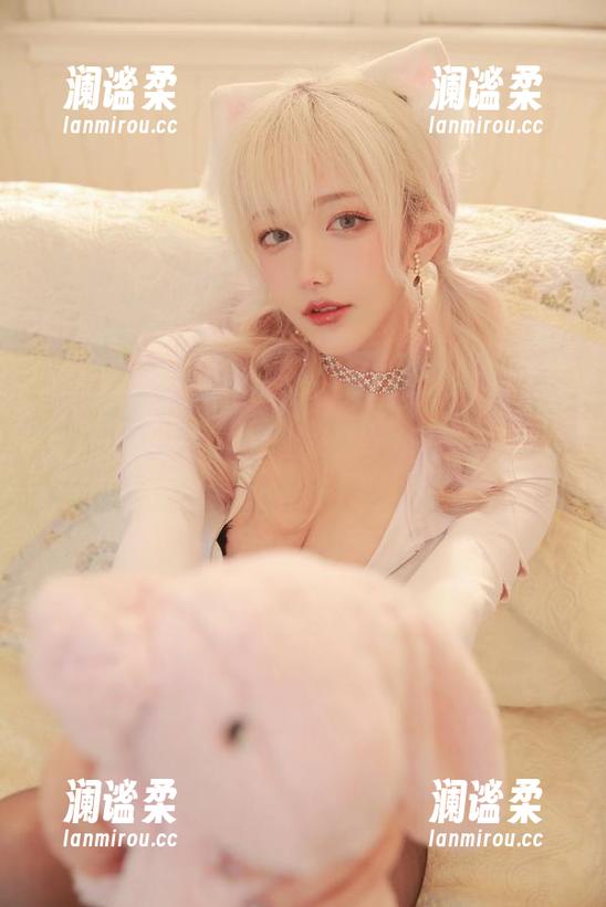个性与金发兼具，啾小妍Deer福利作品轻松俘获心