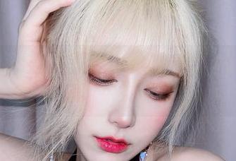街头风vs办公室风：啾小妍的职业装套图分享愈发精彩
