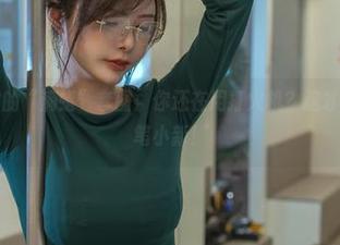 夏小秋秋秋的“滴蜡”套图：你还在用打火机？这才是真正的蜡笔小新！