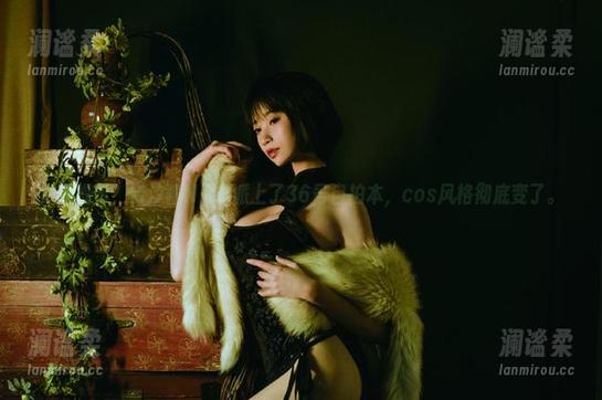 更新提示，奈汐酱Nice派上了36号自拍本，cos风格彻底变了。