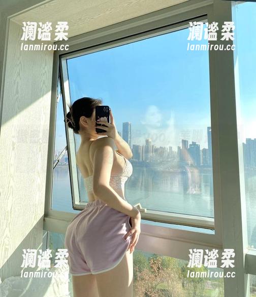 微密圈 - 壁纸里的安妮yoo，美脚是一种无法忽视的诱惑！