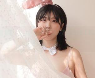 镜头下的宋哈娜(송하나)：私房的BBUTTERMILKDay2像是不愿说的情话。