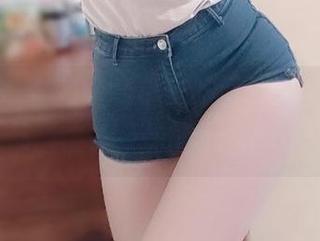 微密圈 – 合集里的小玉吃果冻，夏天直接把人都晒傻了，你能handled么？