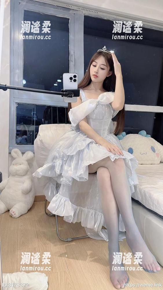 微密圈 - 小萌子的职业装作品，给你一秒钟的办公室穿搭灵感，你信不信？