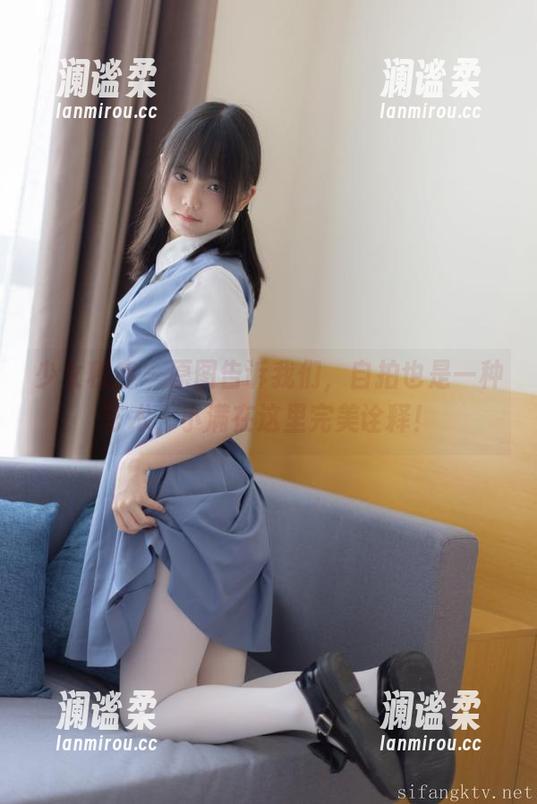 少女秩序 - 原图告诉我们，自拍也是一种艺术，小满在这里完美诠释！