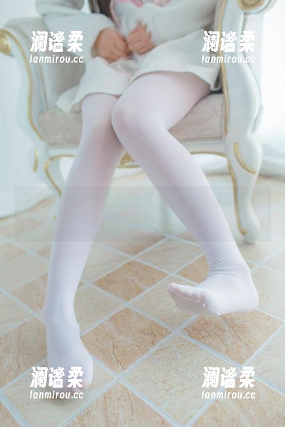将白丝T恤穿出新高度，少女秩序的独家分享