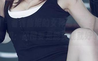 尤果网 – 看着仙妮的女神写真，我情不自禁地想：原图要是能卖钱就好了。