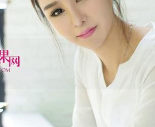 尤果网 – 牛仔裤也能文艺：程瑜西定制写真，穿上谁不想变得慵懒又精致？