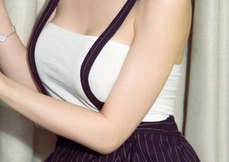 尤果网 – 这一季，飞Angelababy的圣诞写真在私拍中闪耀得让人头晕。