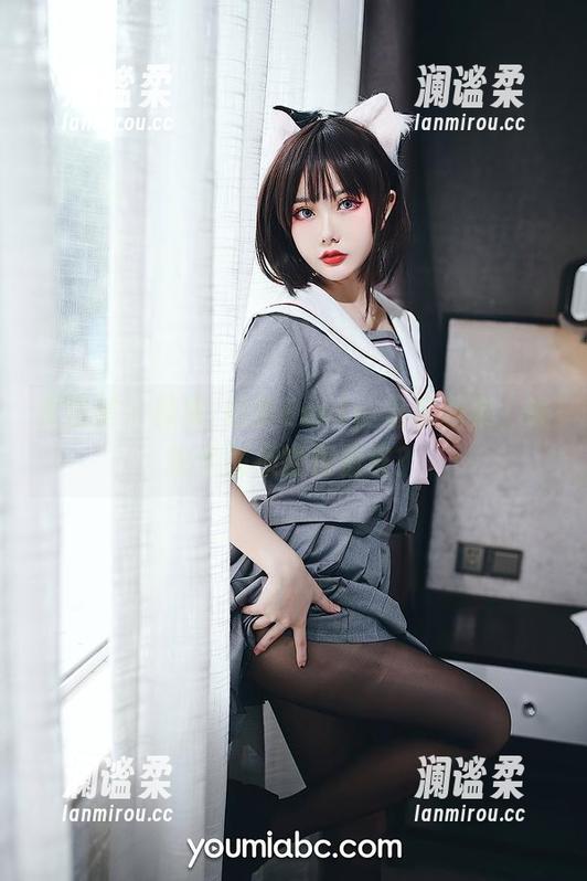 尤蜜荟 - 校服·奶茶Emily·私房图集，谁说学霸不能很俏皮？