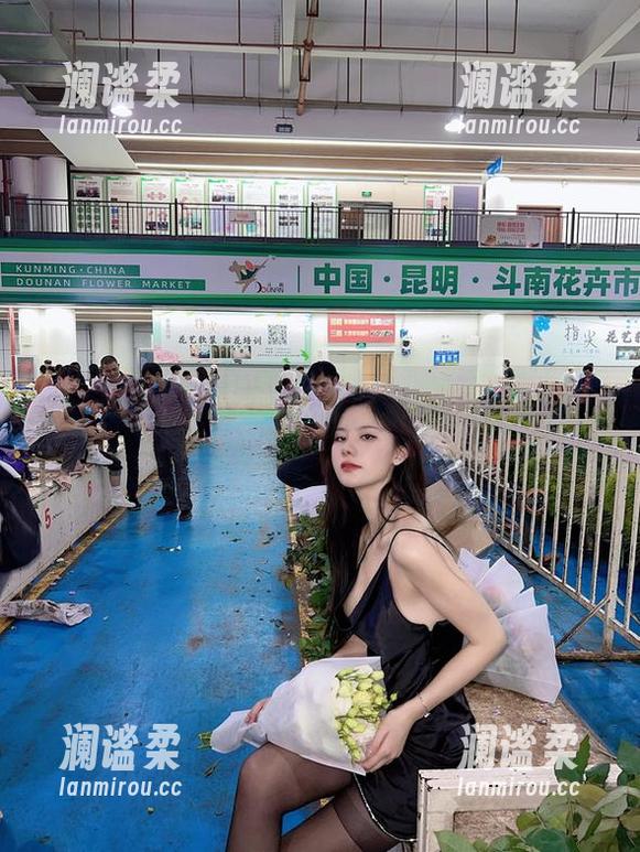 微密圈 - 就是阿朱啊的写真，高清得让我心里冒火，太可爱了吧！