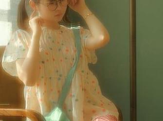 这些幼水铃衣的私房写真，看似平常，却藏着个人小秘密哦！