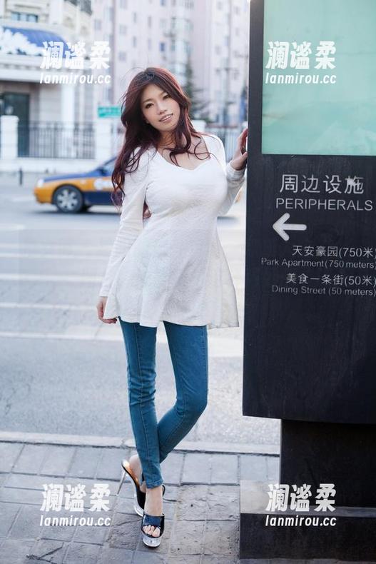 推女郎 - 易阳的户外定制，穿成人生рулетка图片，谁能拒绝这样巧妙的“误入”呢？