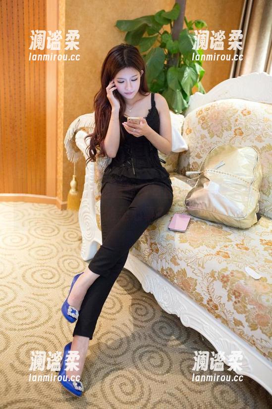 推女郎 - 陆瓷的最新教室图片，黑板上写的是心事？