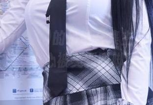 普美Bomi(보미)的吊带合集主打‘欲说还休’，小心被美到四脚朝天！