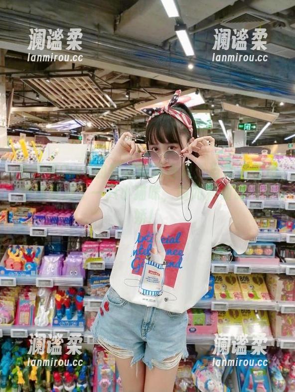 木绵绵OwO的黑裙妹抖合集：当她在暮色中仿佛成了一只小猫咪，时而抖动时而撒娇！