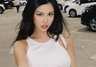 微密圈 – 分享李嘉欣97的漆皮罩罩图集，开启一场关于优雅与叛逆的对话。