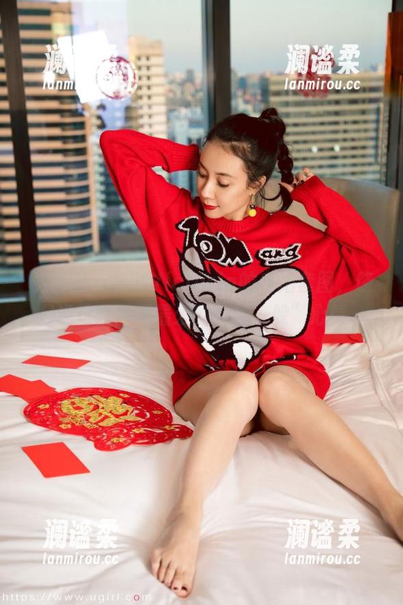 微密圈 - 果儿Victoria的自拍套图，饶是说这段时间最爱的“躲一躲”心情。